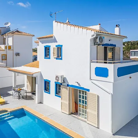 Nina Casa de Férias *